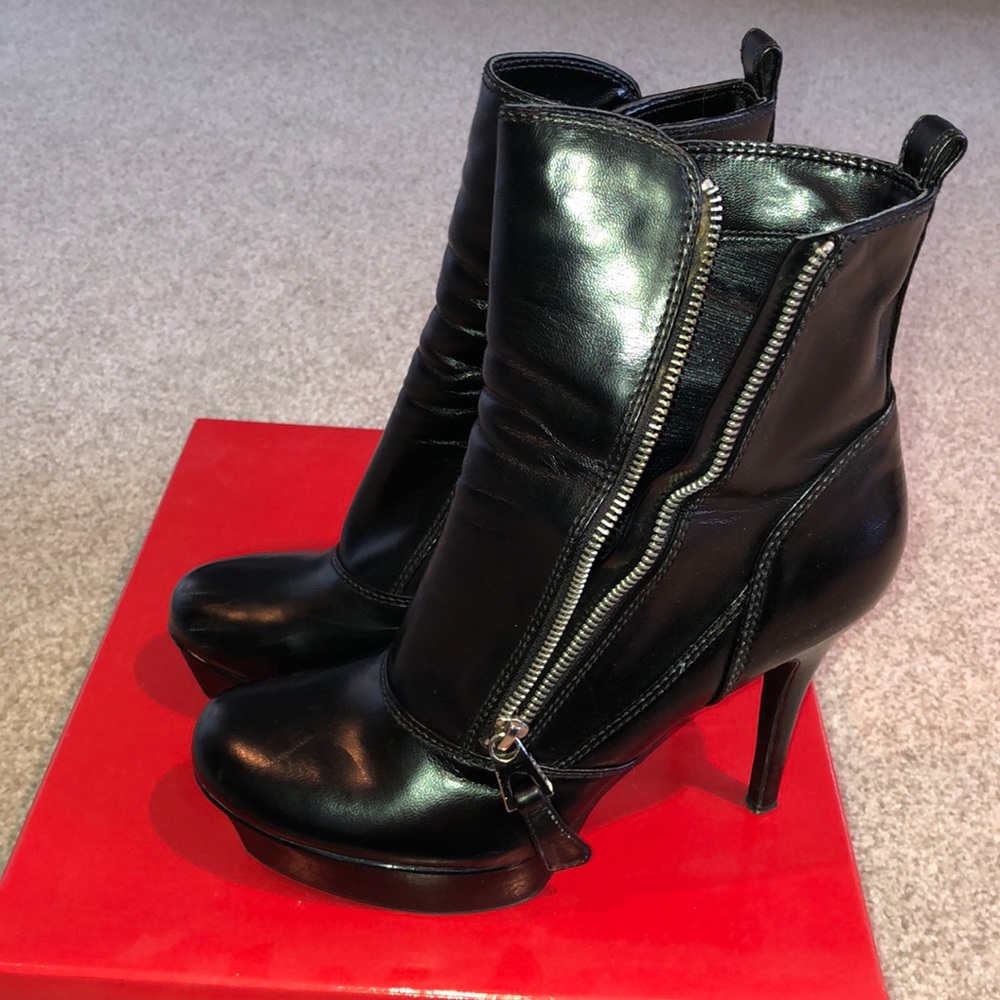 Black guess platform boots